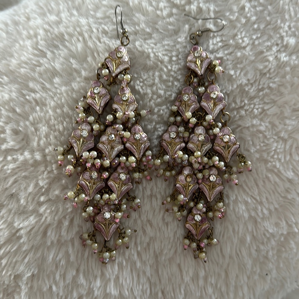 Gorgeous statement earrings - Picture 3 of 4